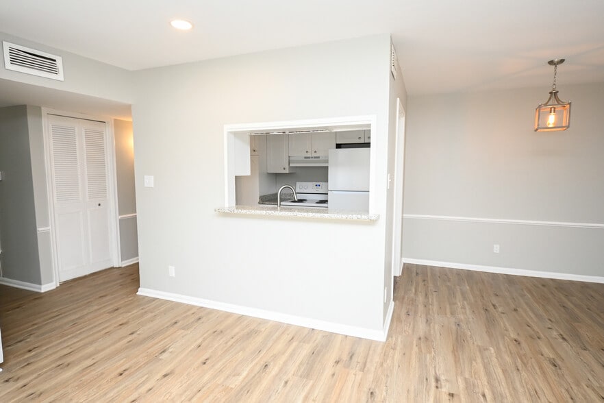 Exterior Kitchen - 3730 Fairfield Ave