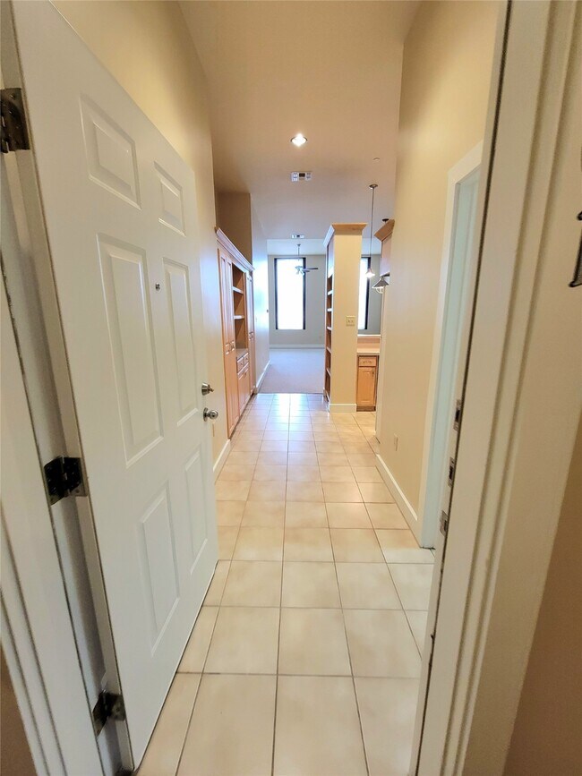 Primary Photo - 2315 Harborside Dr