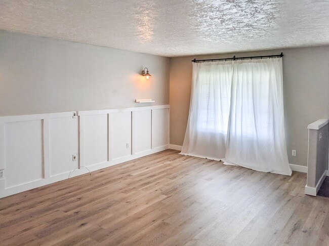 Building Photo - 5500 Doogan Ct SE