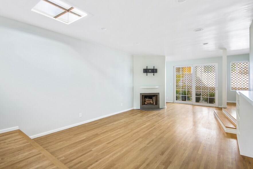 Building Photo - 1020 19th St