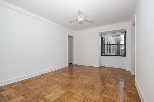 Building Photo - 1100 N Dearborn St