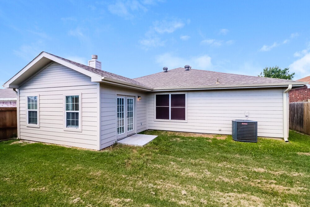Building Photo - 2521 Nogales Dr
