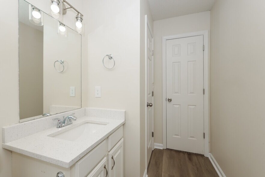 Building Photo - 492 Cedar Park Cir