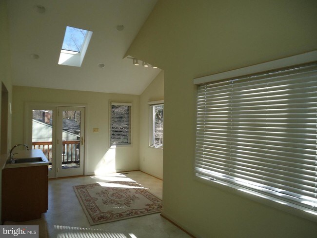 Building Photo - 8727 Litwalton Ct