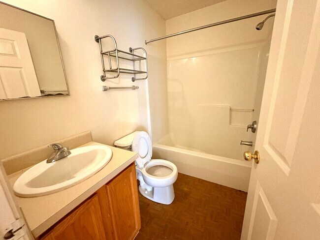 Building Photo - Roanoke St