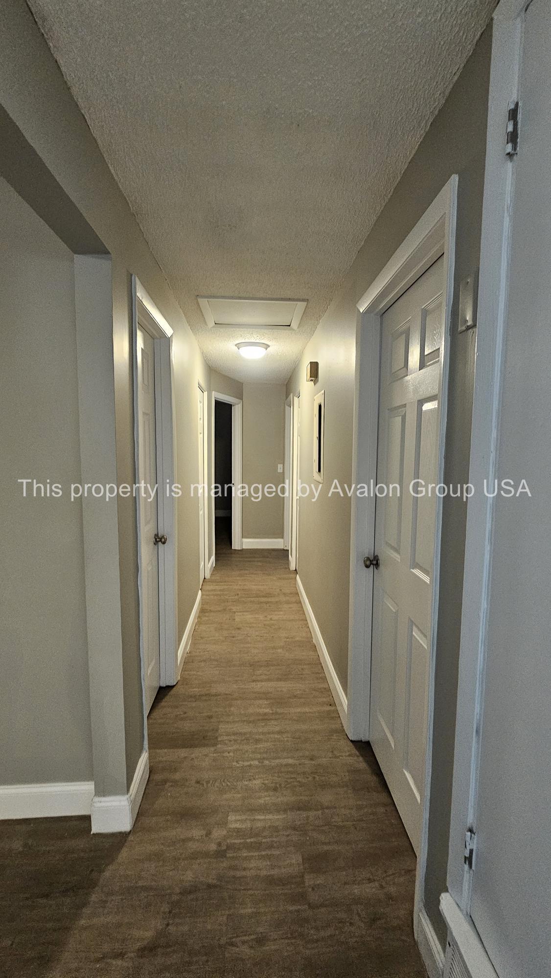 Building Photo - 522 Clermont Ave S