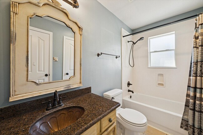 Building Photo - 501 Pine Bluff Dr