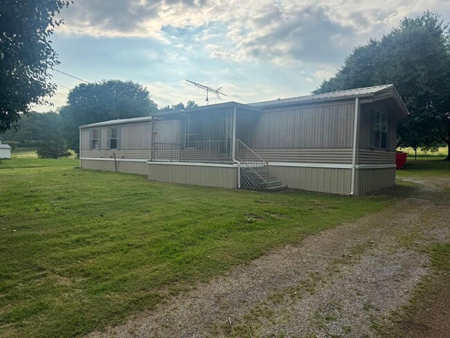 Primary Photo - 2 Bedroom 2 Bath Mobile Home in Greenevill...