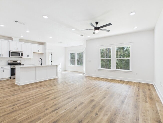 Building Photo - 333 Shoal River Dr