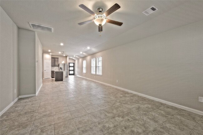 Building Photo - 17502 Rosette Grass Dr