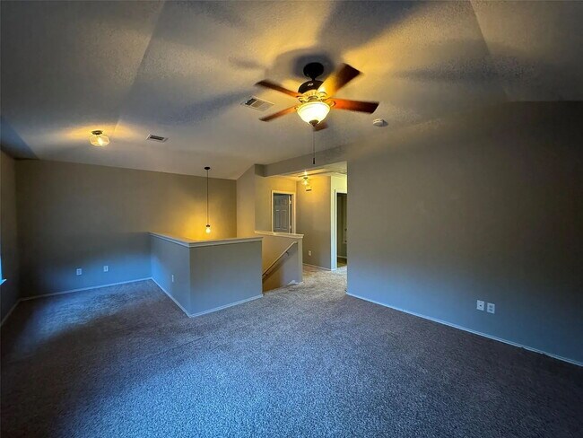 Building Photo - "Charming 3-Bedroom Retreat in Kyle, TX with Spacious Living and Modern Comforts!"