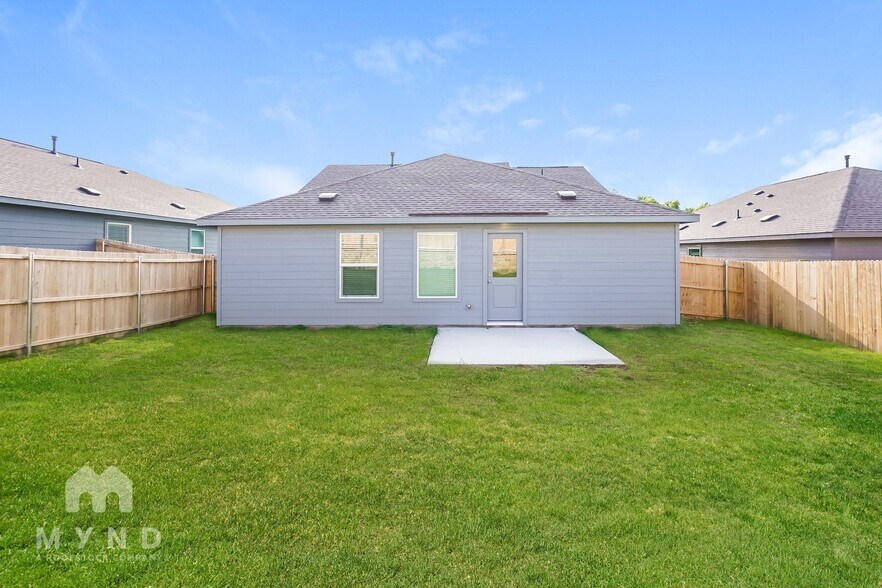 Building Photo - 2728 River Knl Ln