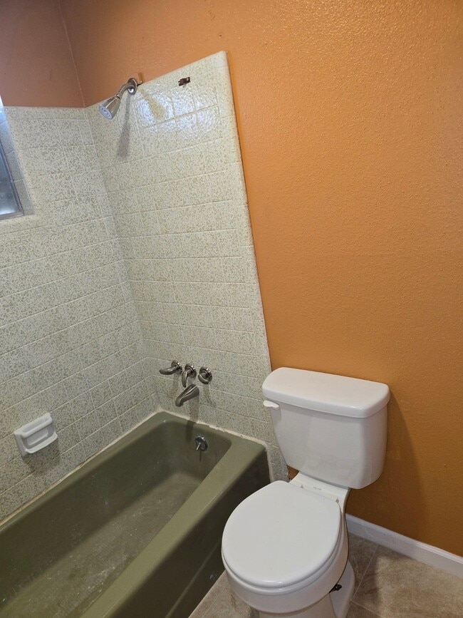 Building Photo - 7218 Oriole St