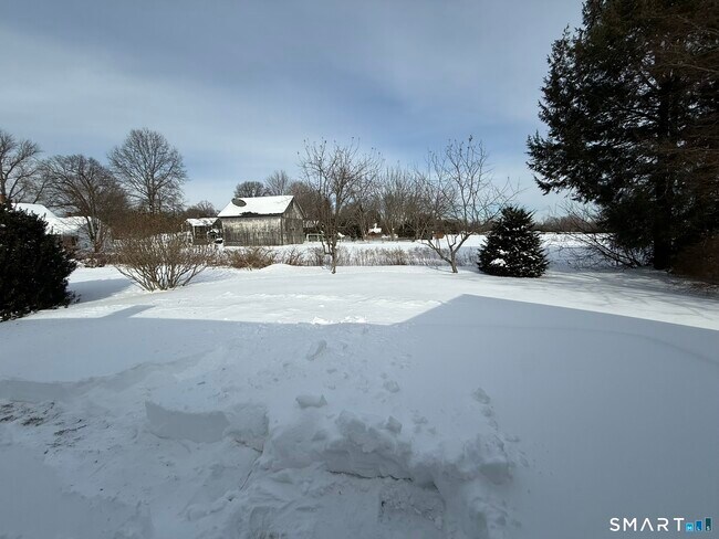 Building Photo - 24 Elm St