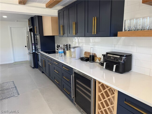 Building Photo - 514 14th St N