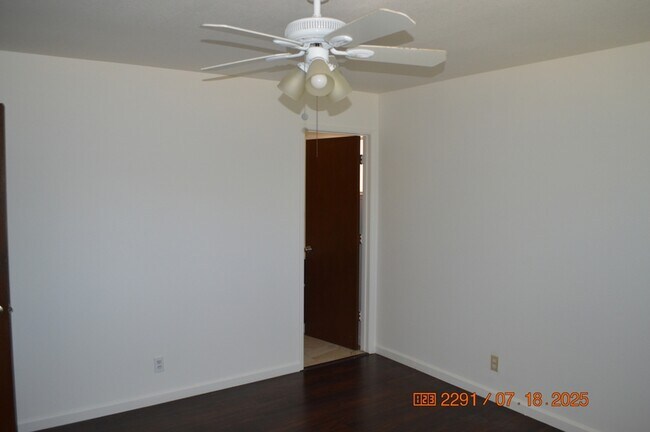Building Photo - 4504 E Monte Vista Ave