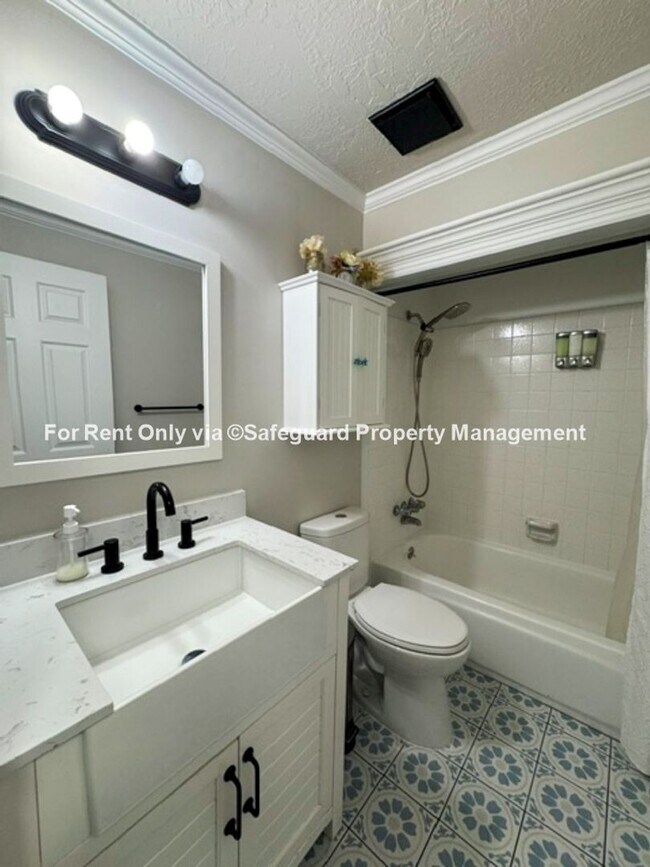Building Photo - Spacious West Jordan Home on Large Corner Lot