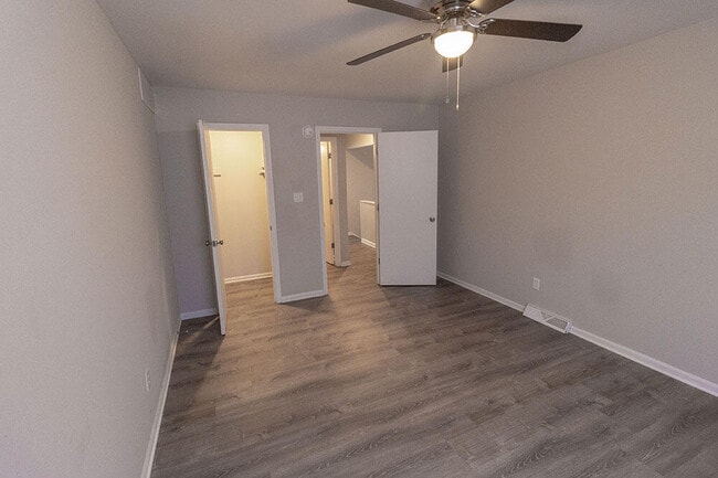 Building Photo - 7216 N Moberly Dr