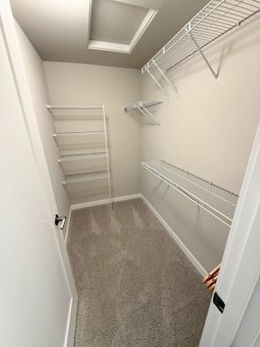 Building Photo - Stunning Tri Level 2 bed /2.5 bath Townhom...