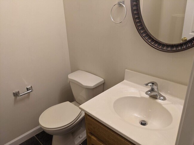 Building Photo - 3 Bedroom Townhouse for Rent in Waynesboro!