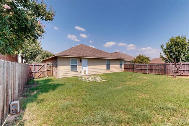 Building Photo - 708 Lark Dr