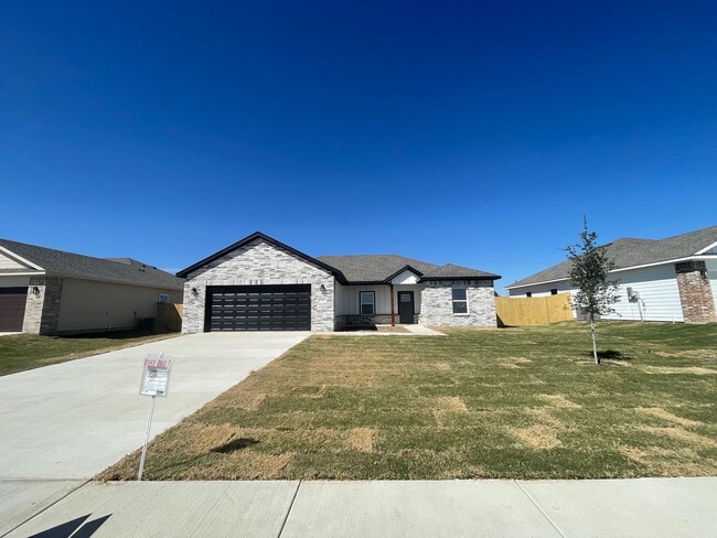 Building Photo - Brand New 3 BR/2 BA Home in Corsicana!