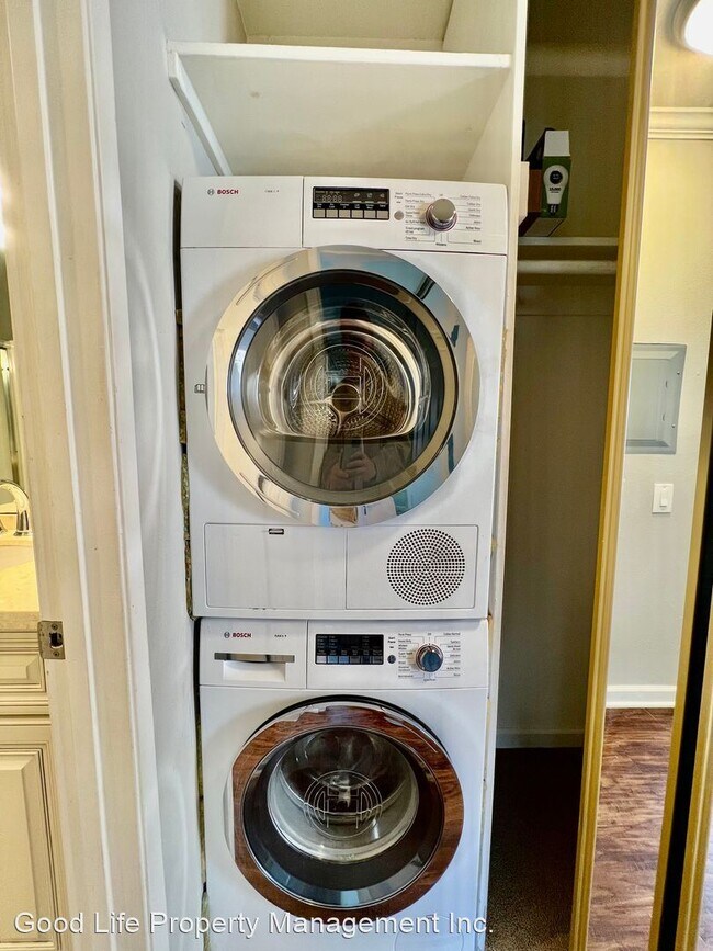 Building Photo - 1 br, 1 bath House - 8666 Via Mallorca #G