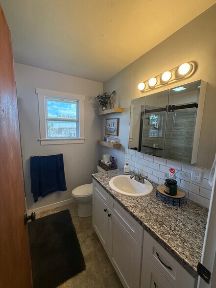 Building Photo - 227 Randolph Way