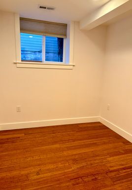 Building Photo - Charming & Updated Phinney Ridge Bungalow!