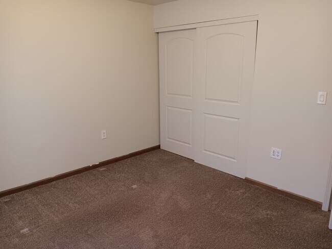 Building Photo - For Rent - Four-Bedroom Two-Bathroom Home Available NOW!