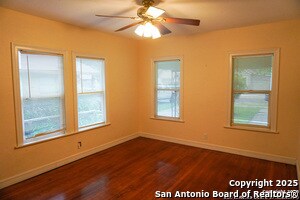 Building Photo - 1723 W Kings Hwy