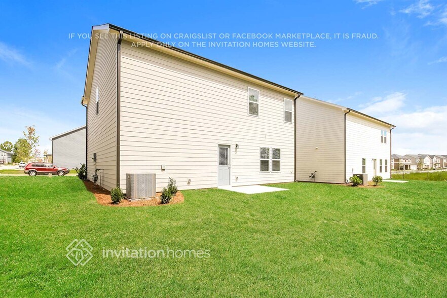 Building Photo - 2080 Boxwood Cir
