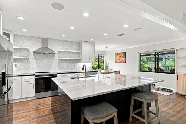 Building Photo - 13972 Ishnala Cir