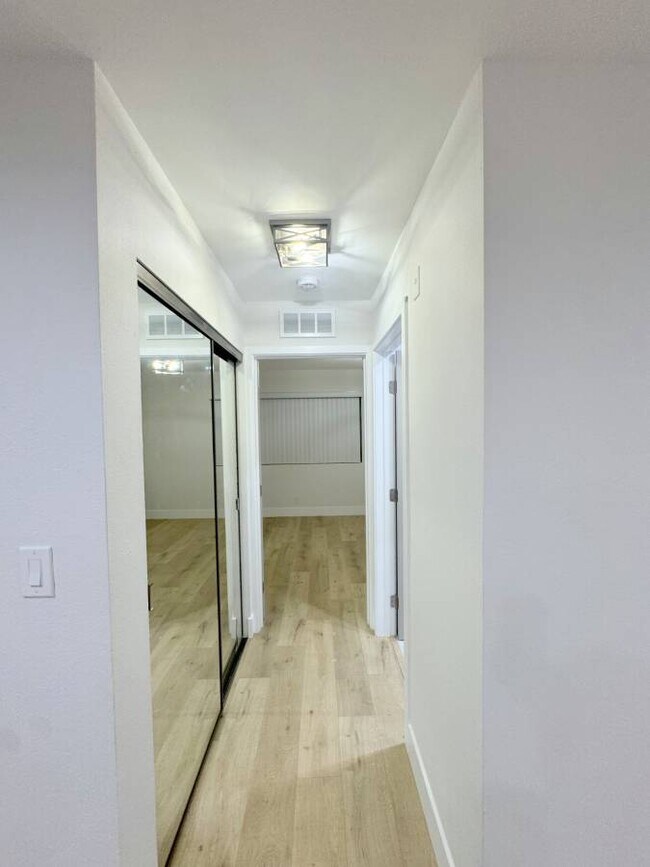 Building Photo - 1700 Keeler St