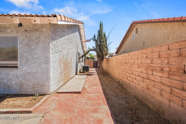 Building Photo - 1253 Morven St