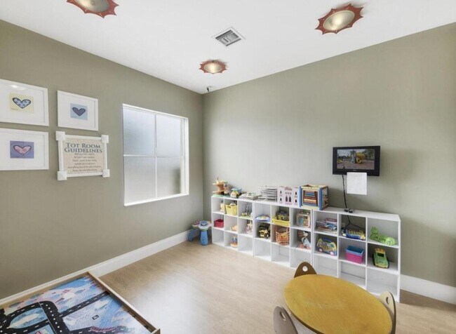 Building Photo - 12115 SW Bennington Cir