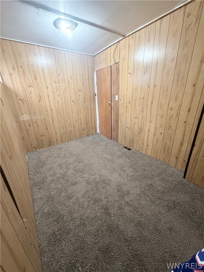 Building Photo - 901 South Park Ave