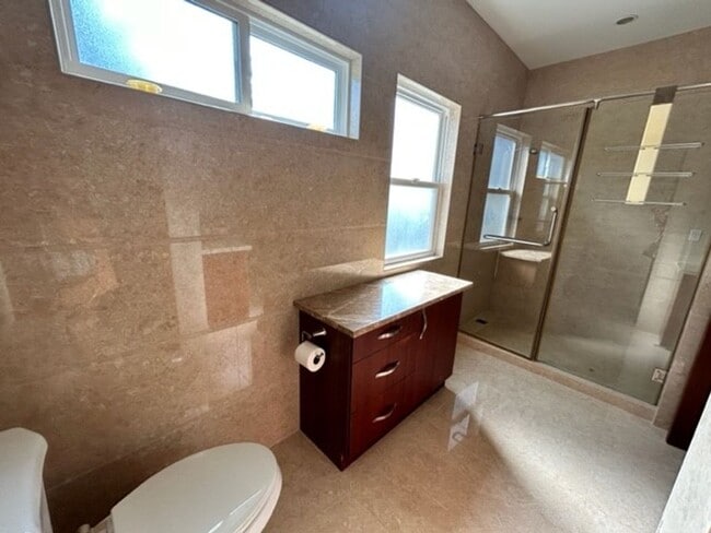 Building Photo - Like New Single Family Home in McCully!