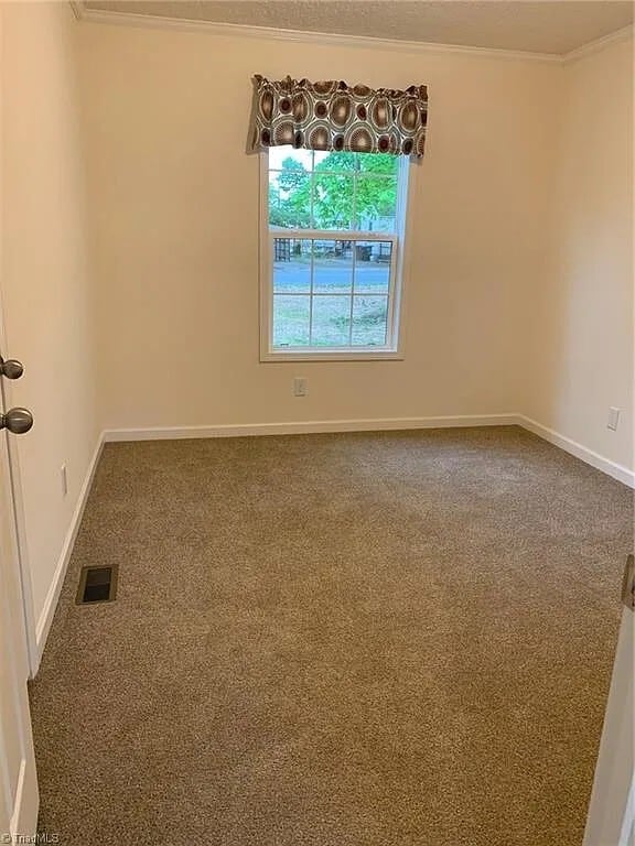 Building Photo - 3735 Oakwood Dr