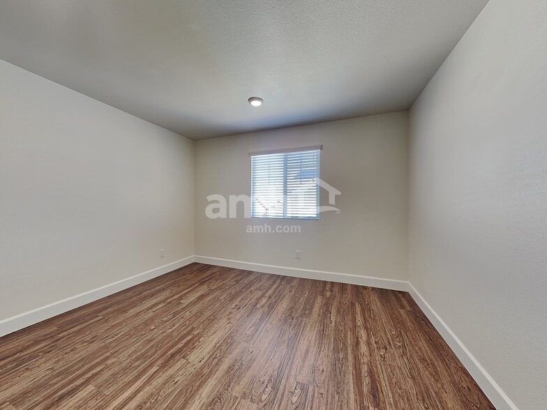 Building Photo - 1714 Macchia Ave