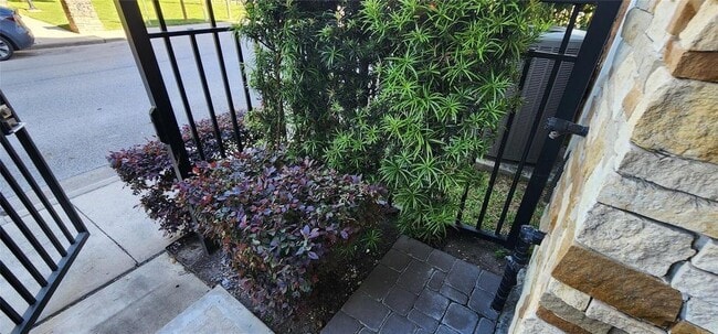 Building Photo - 1405 Patterson St