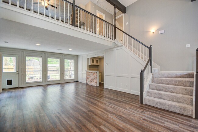 Building Photo - 6206 Rippling Hollow Dr