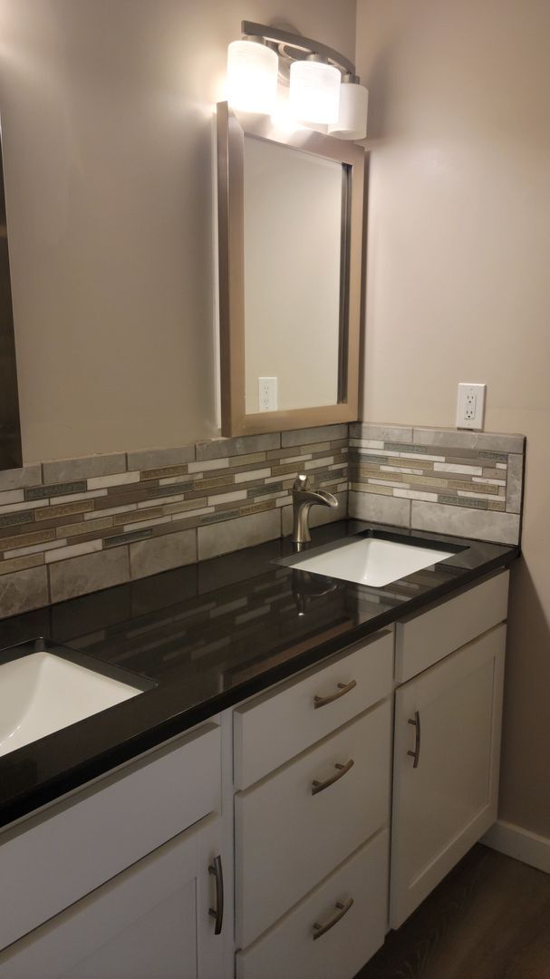 Building Photo - 3 Bed, 3 Bath with Downstairs Kitchenette ...