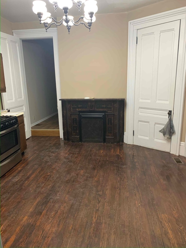 Building Photo - 401 E Chestnut St