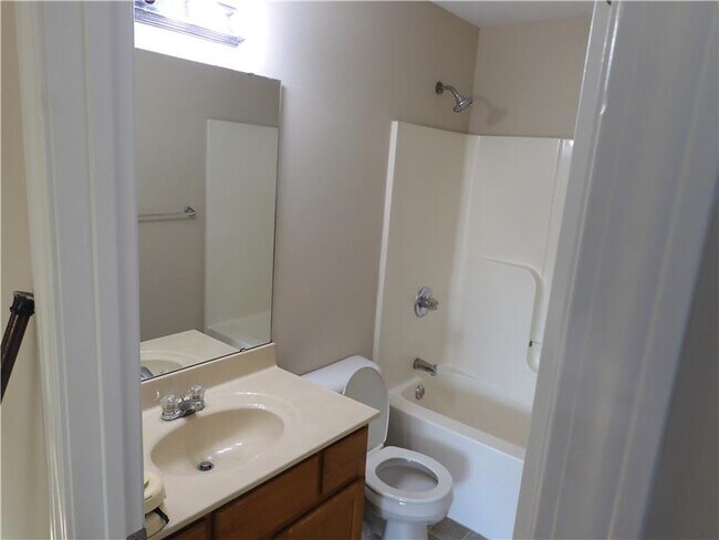 Building Photo - 1201 Catletts Ct