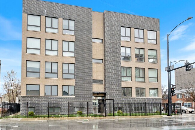Primary Photo - 2304 W Jackson Blvd