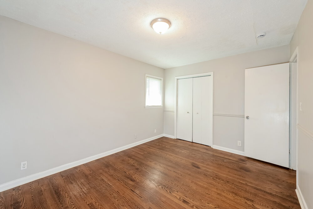 Building Photo - 2407 Oakridge Ct