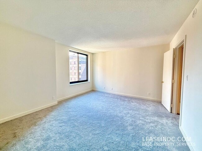 Building Photo - 1099 22nd St NW