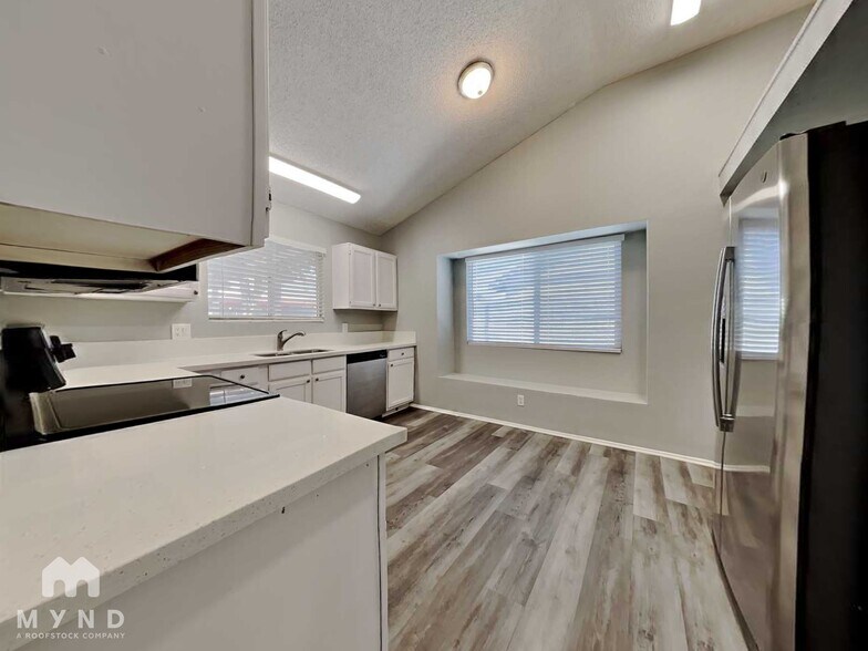 Building Photo - 7210 W Krall St