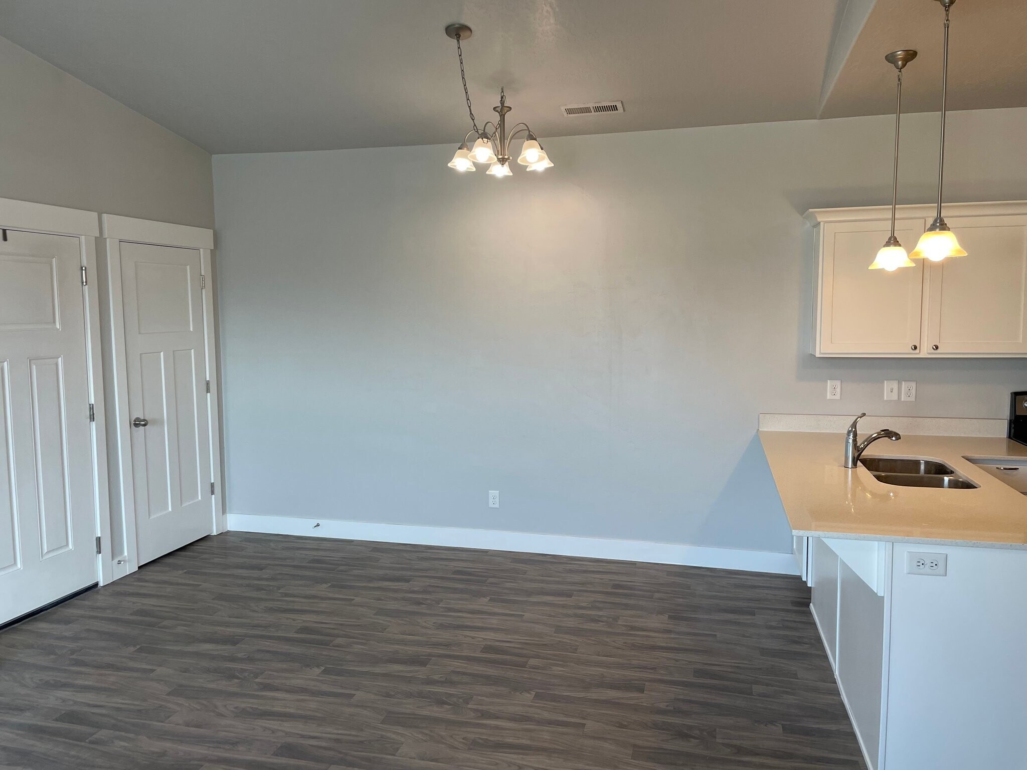 Building Photo - 13092 S Tortola Dr